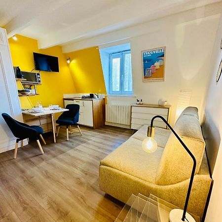 Studio Hissez Haut - Idealement Place, Plage, Restaurants, Commerces Трувиль-сюр-Мер Экстерьер фото
