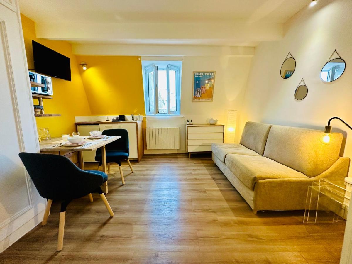Studio Hissez Haut - Idealement Place, Plage, Restaurants, Commerces Трувиль-сюр-Мер Экстерьер фото